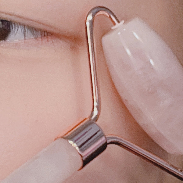 [페이스팩토리] 한국산 로즈쿼즈 얼굴 마사지 롤러 